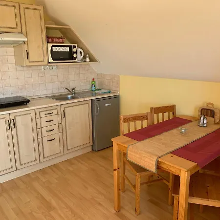 Holidaysport Haus شقة Balatongyörök